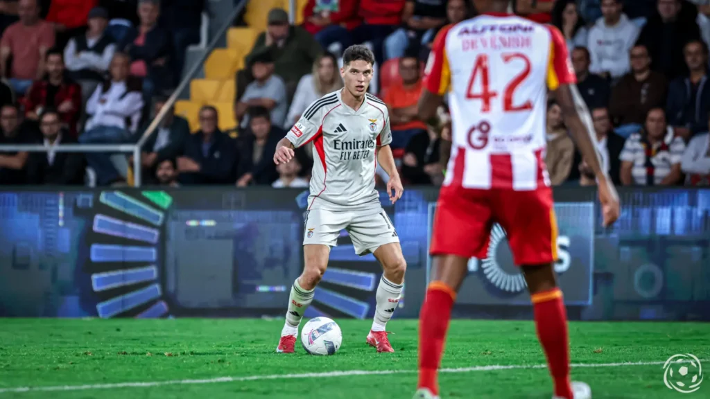 Benfica com duas baixas confirmadas frente ao Rio Ave devido ao regulamento