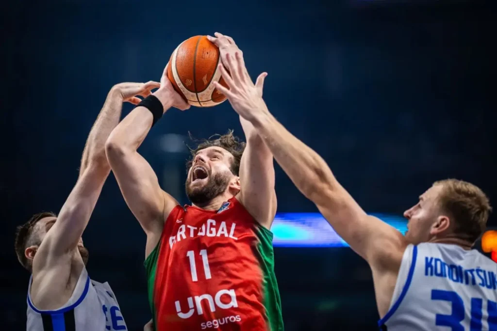 Portugal vence Estónia e está nos oitavos de final do EuroBasket 2025