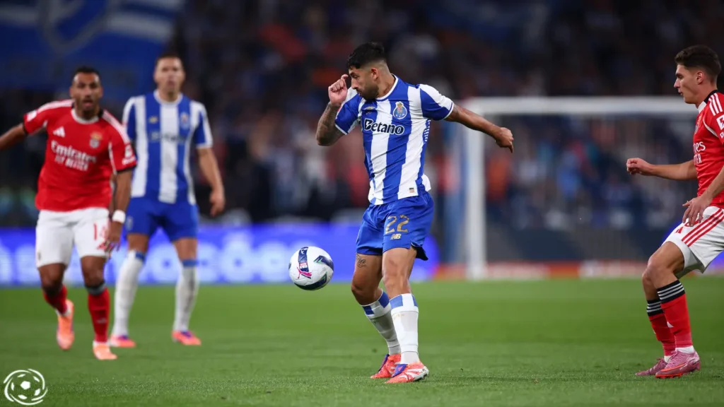 Rui Costa ameaçou Alan Varela de uma queixa e o médio do FC Porto reagiu:«Não ganho nada por falar sobre isso»