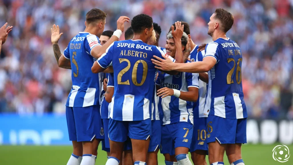 FC Porto pensa em atacar promessa do Brasileirão desejada pelo Sporting no mercado de janeiro
