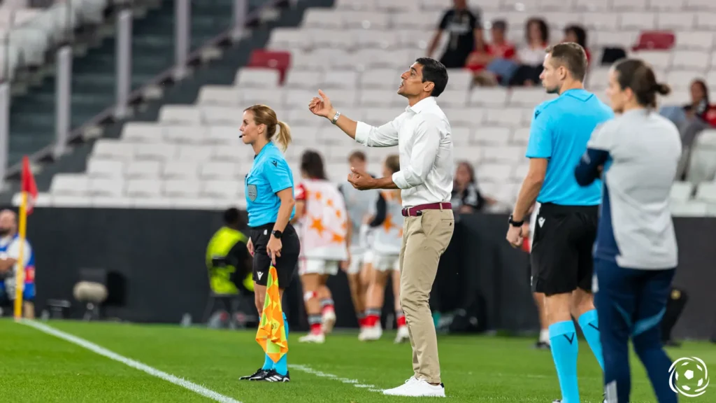 Ivan Baptista feliz com a exibição do Benfica contra o Arsenal:«Não é normal fazer com que o campeão da Europa perca tempo»